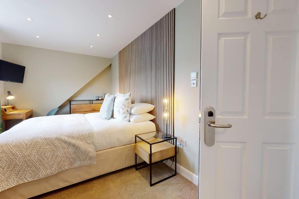 The - Ensuite Lodge *
