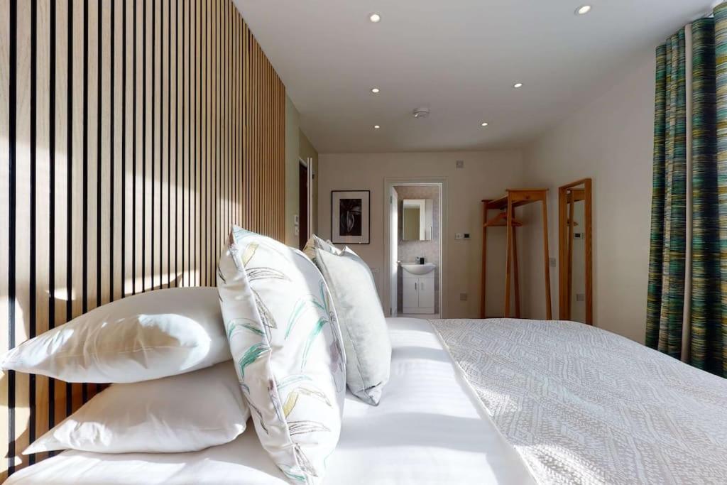 The - Ensuite Lodge *