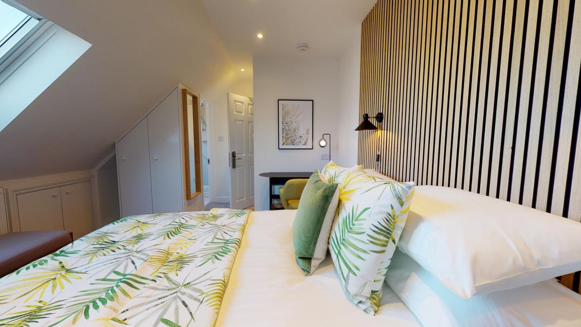 Lodge The - Ensuite